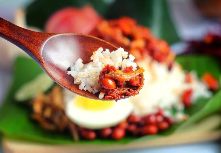 Malaysian Nasi Lemak (Easy Recipe)