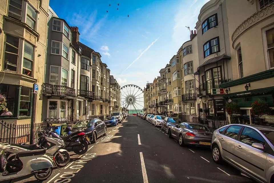 Top 10 Most Vegan-Friendly Cities in the UK [year]