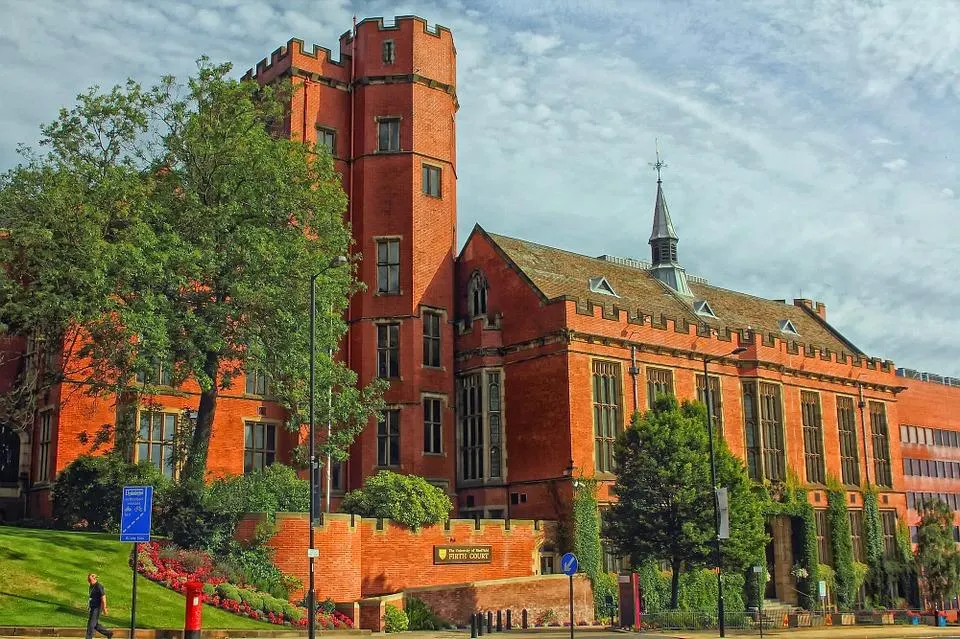 Top 10 Most Vegan-Friendly Cities in the UK [year]