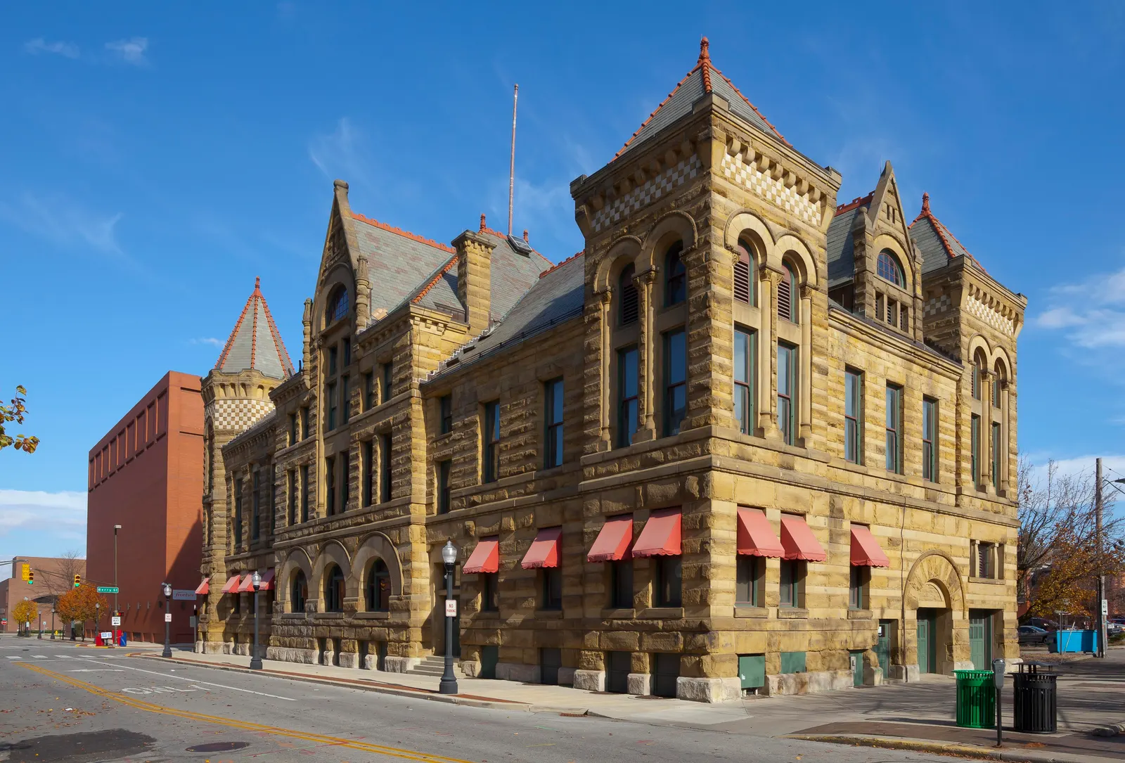 Edificio en el centro de Fort Wayne Indiana Estados Unidos