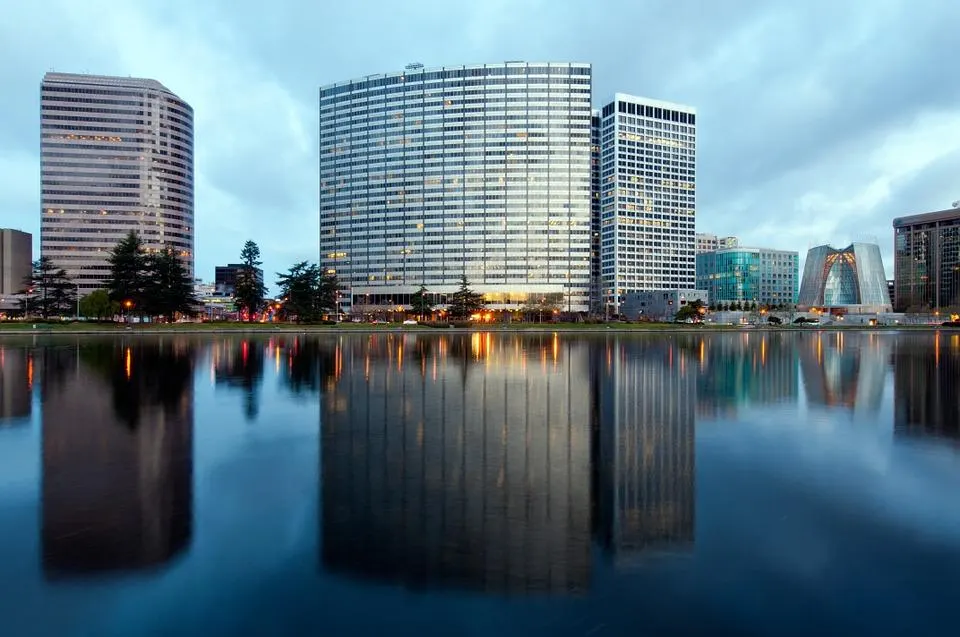 Oakland California vEGAN cITY