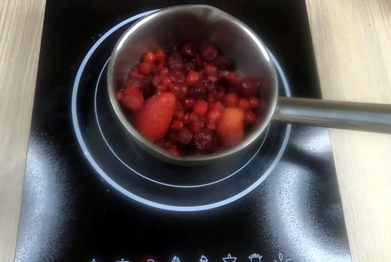 Berries sauce