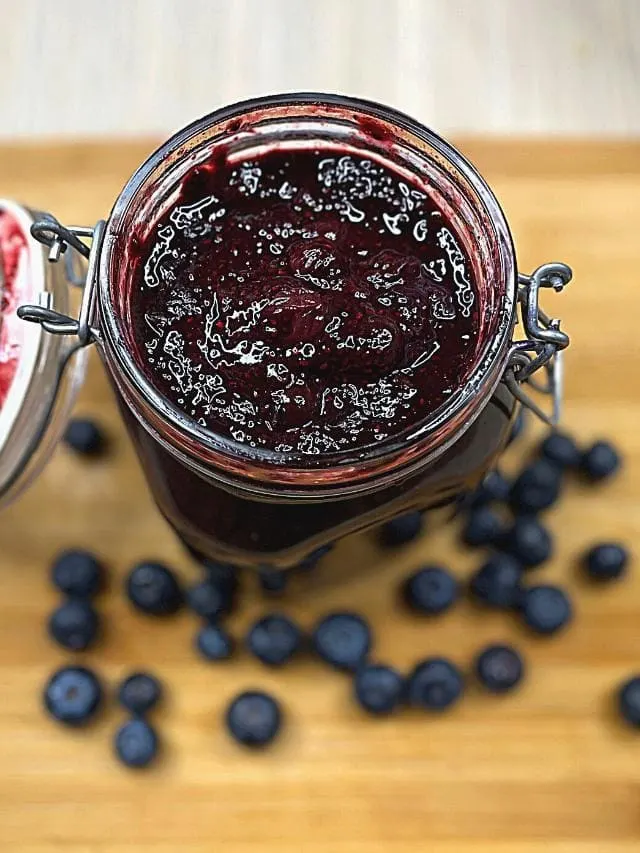Homemade Blueberry Chia Jam - No Sugar + No Pectin