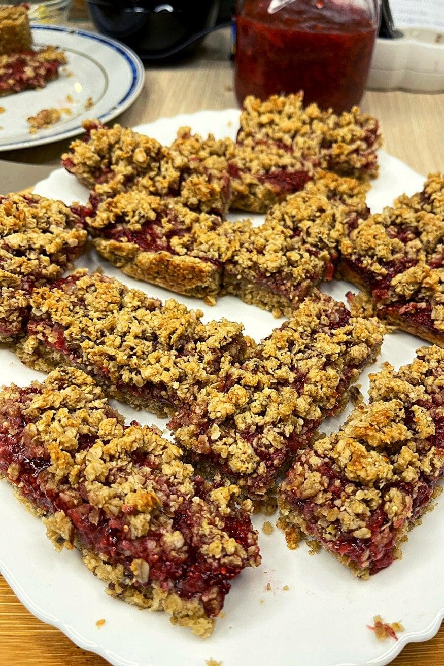 Strawberry Oatmeal Bars