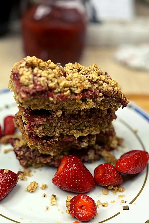 Strawberry Oatmeal Bars