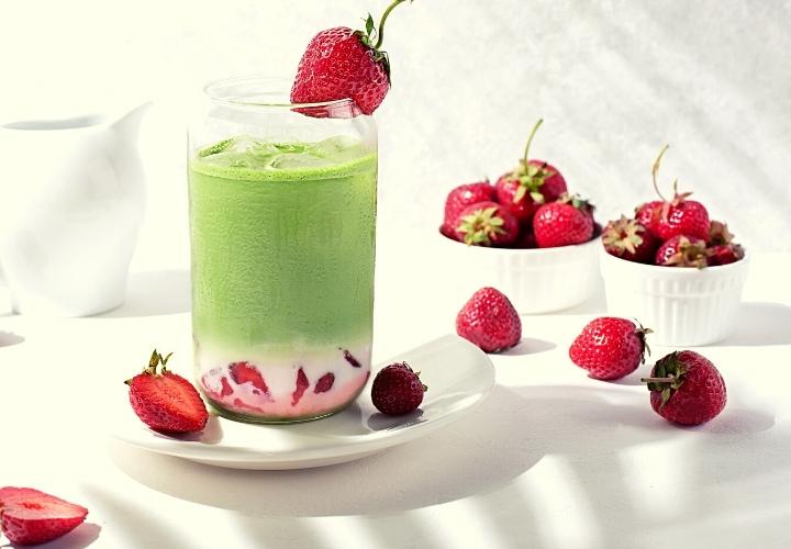 Strawberry Matcha Latte Recipe (Boba Guys Copycat)