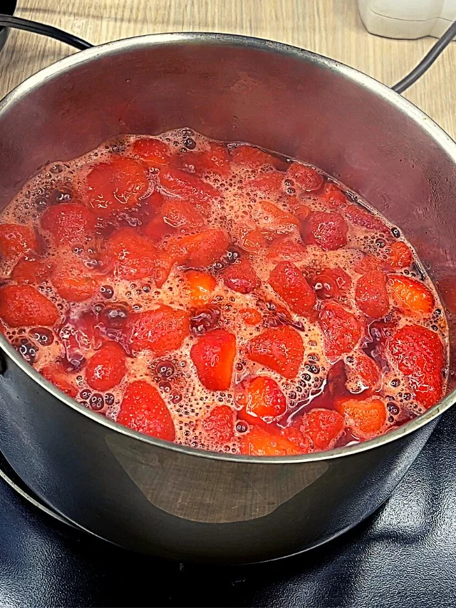 Strawberry Chia Jam - Sugar free and Pectin Free